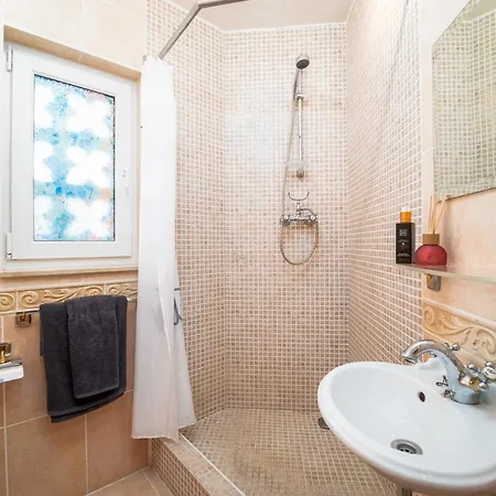 Azahara 1 3a Casa Concha Great Location And Nice View Located In The Popular Aloha Appartement